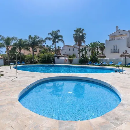 6 Allyson Estepona