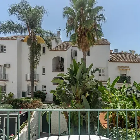 6 Allyson Nyaraló Estepona