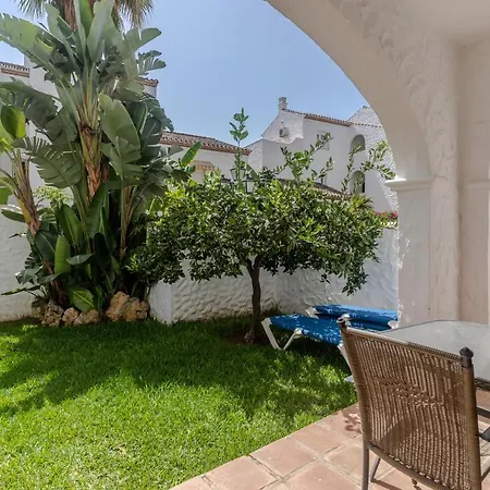 6 Allyson * Estepona