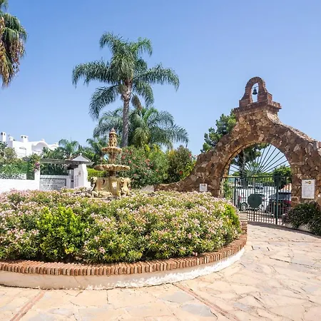 6 Allyson Estepona