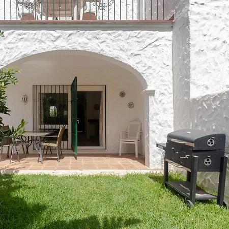 6 Allyson Nyaraló Estepona